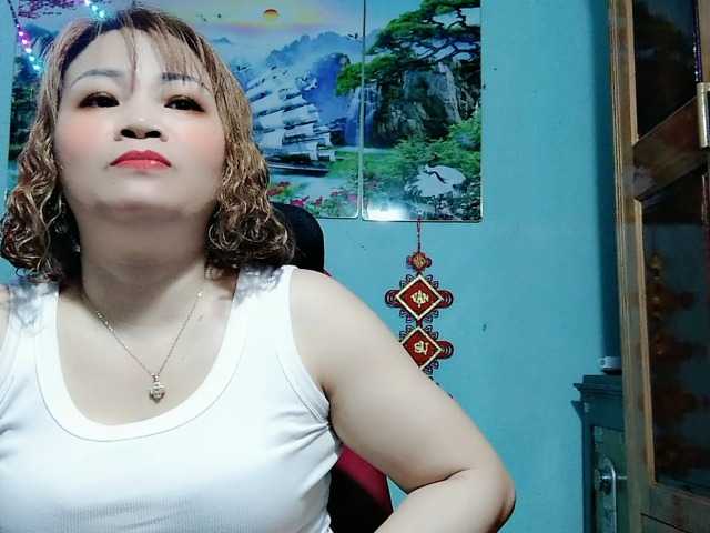 Linhanhsex2k's BongaCams show and profile