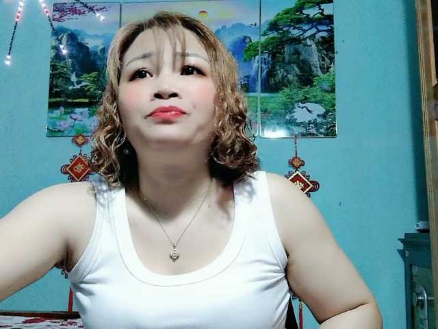 Linhanhsex2k's BongaCams show and profile