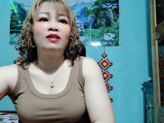 Linhanhsex2k's BongaCams show and profile