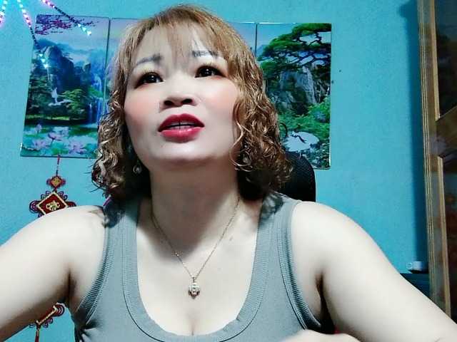 Linhanhsex2k's BongaCams show and profile