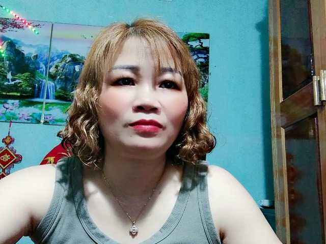 Linhanhsex2k's BongaCams show and profile