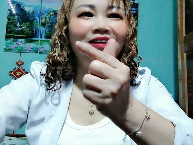 Linhanhsex2k's BongaCams show and profile