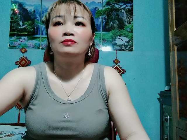 Linhanhsex2k's BongaCams show and profile