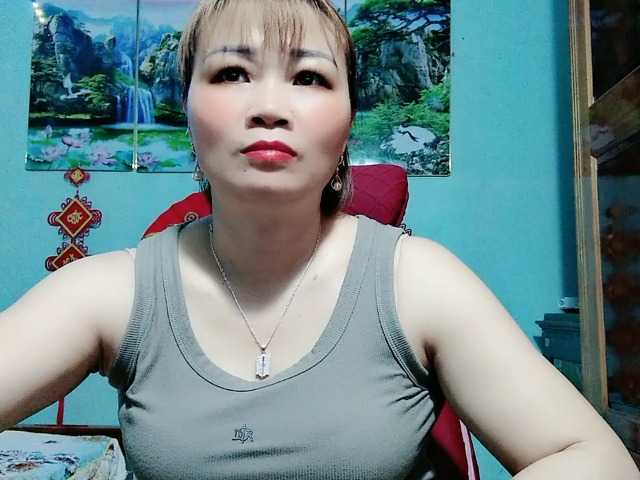 Linhanhsex2k's BongaCams show and profile