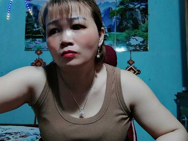 Linhanhsex2k's BongaCams show and profile