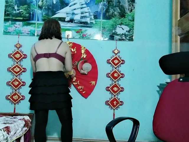 Linhanhsex2k's BongaCams show and profile