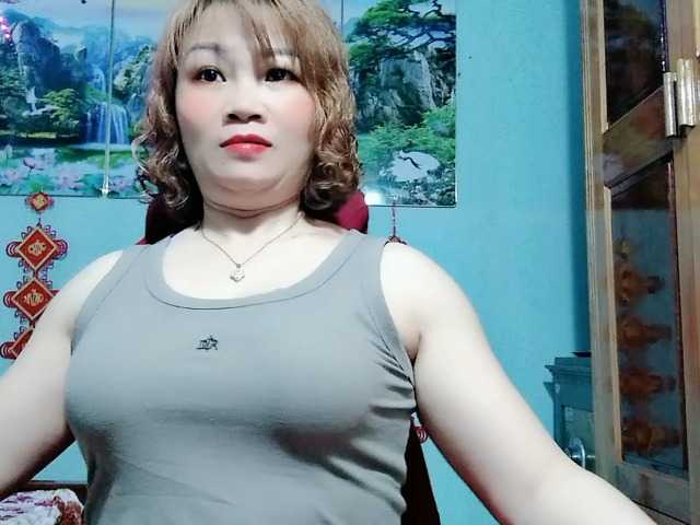 Linhanhsex2k's BongaCams show and profile