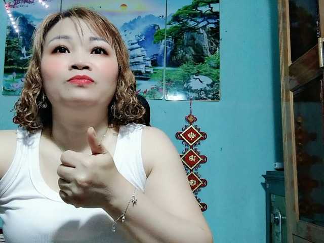 Linhanhsex2k's BongaCams show and profile