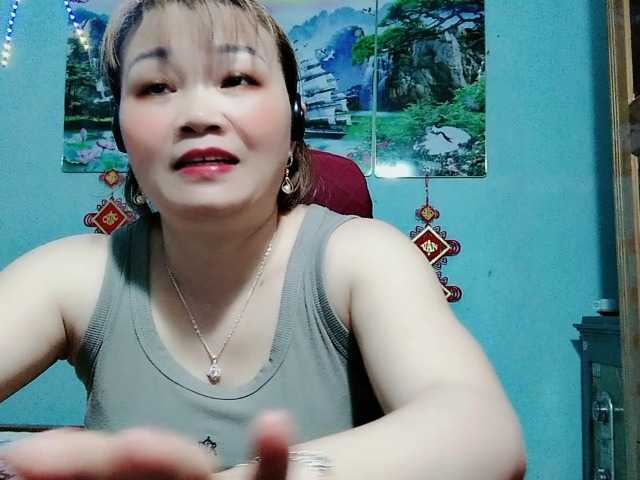 Linhanhsex2k's BongaCams show and profile