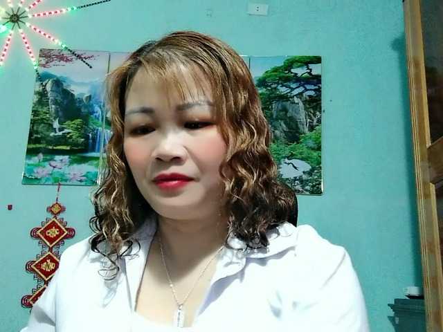 Linhanhsex2k's BongaCams show and profile