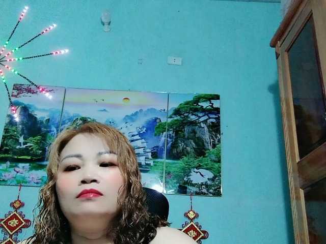 Linhanhsex2k's BongaCams show and profile