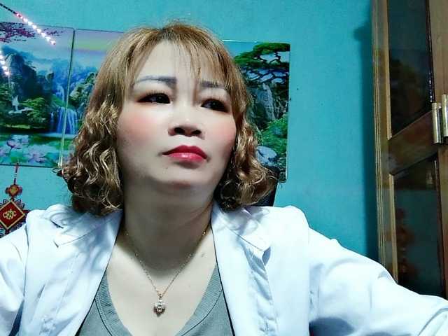 Linhanhsex2k's BongaCams show and profile