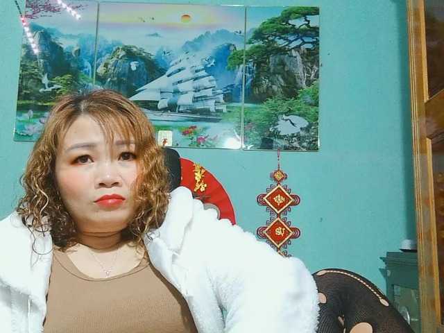 Linhanhsex2k's BongaCams show and profile