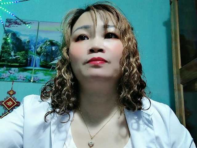 Linhanhsex2k's BongaCams show and profile