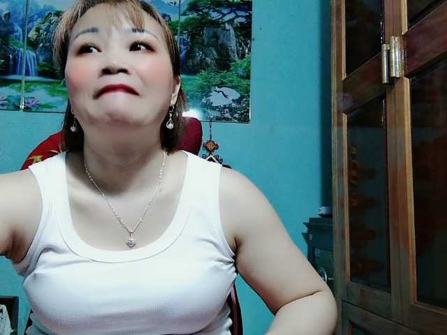 Linhanhsex2k's BongaCams show and profile