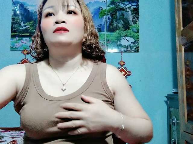 Linhanhsex2k's BongaCams show and profile