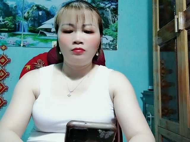 Linhanhsex2k's BongaCams show and profile