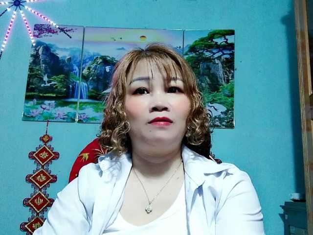 Linhanhsex2k's BongaCams show and profile