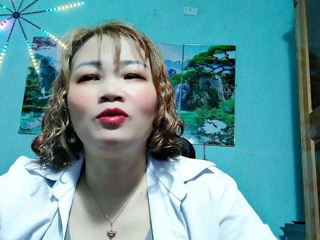 Linhanhsex2k's BongaCams show and profile