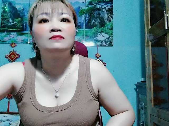 Linhanhsex2k's BongaCams show and profile