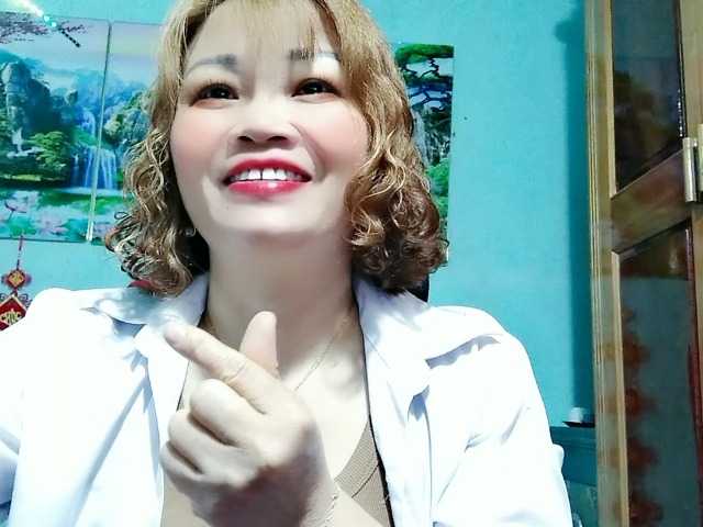 Linhanhsex2k's BongaCams show and profile