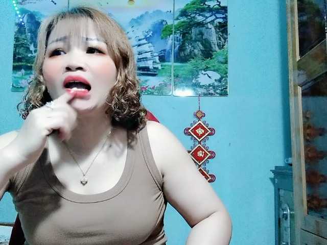 Linhanhsex2k's BongaCams show and profile