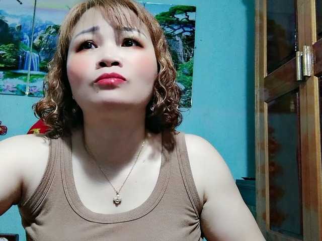 Linhanhsex2k's BongaCams show and profile