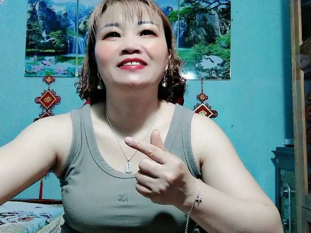 Linhanhsex2k's BongaCams show and profile