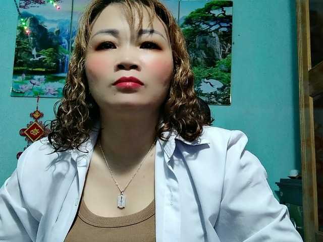 Linhanhsex2k's BongaCams show and profile