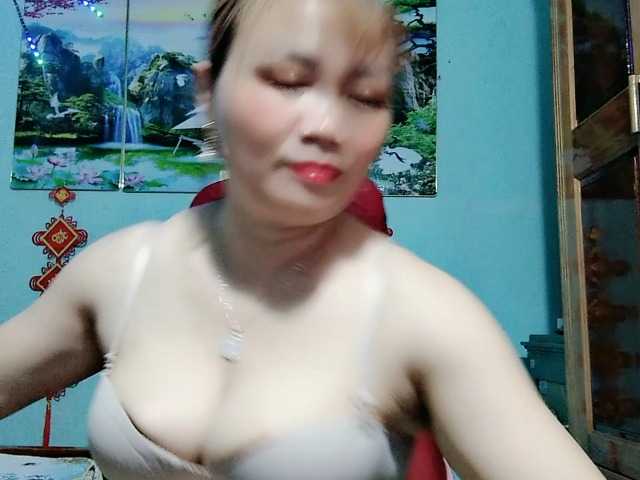 Linhanhsex2k's BongaCams show and profile