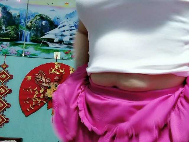 Linhanhsex2k's BongaCams show and profile