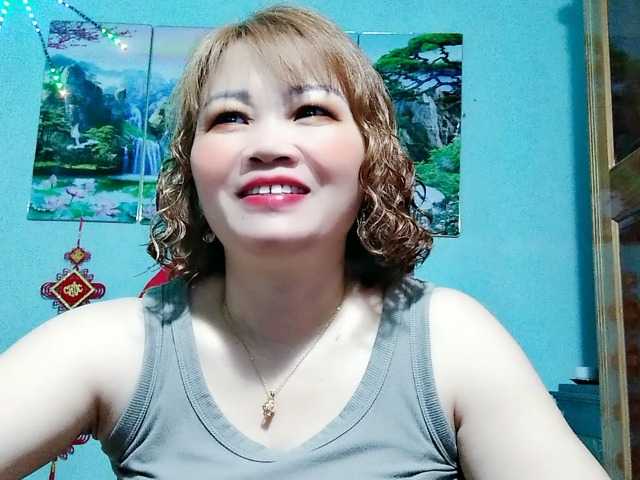 Linhanhsex2k's BongaCams show and profile