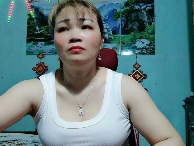 Linhanhsex2k's BongaCams show and profile