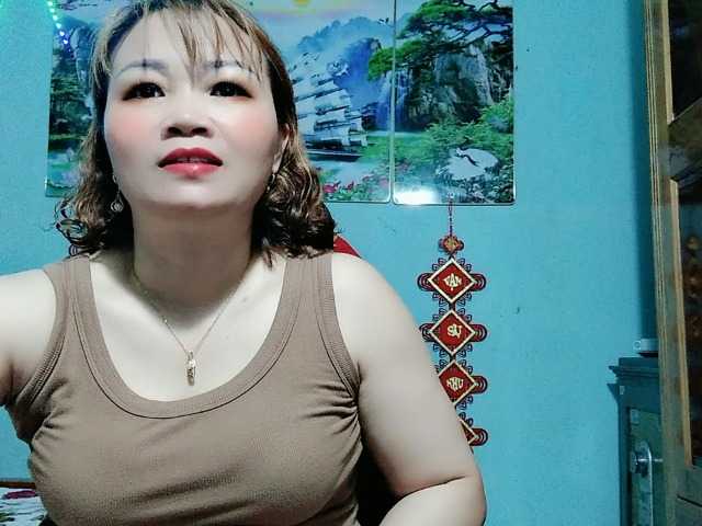 Linhanhsex2k's BongaCams show and profile