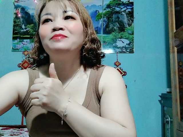 Linhanhsex2k's BongaCams show and profile