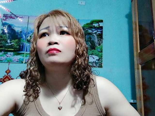 Linhanhsex2k's BongaCams show and profile