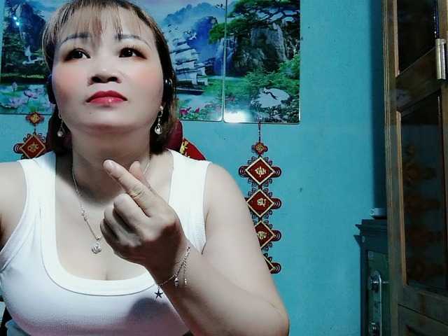 Linhanhsex2k's BongaCams show and profile