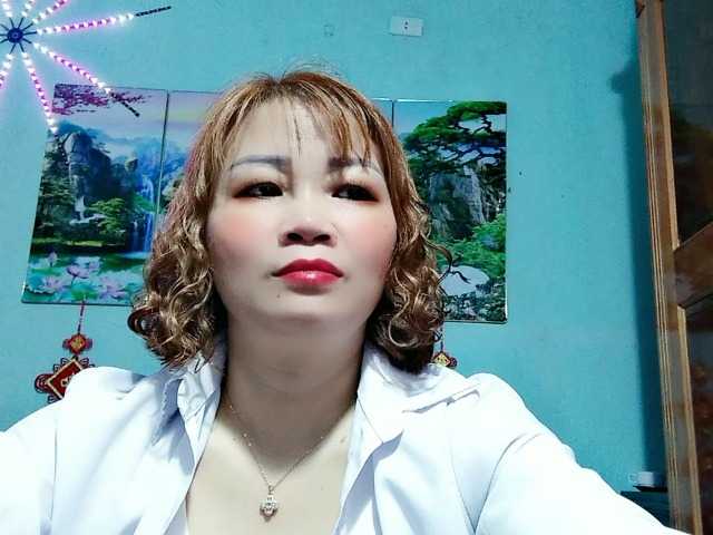 Linhanhsex2k's BongaCams show and profile