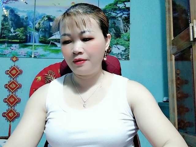 Linhanhsex2k's BongaCams show and profile