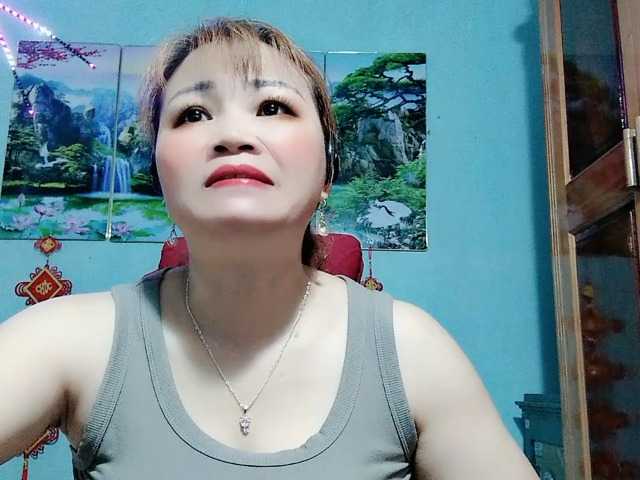 Linhanhsex2k's BongaCams show and profile