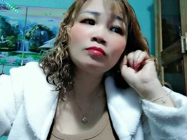 Linhanhsex2k's BongaCams show and profile