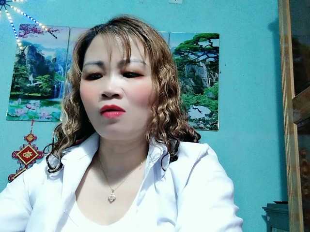 Linhanhsex2k's BongaCams show and profile