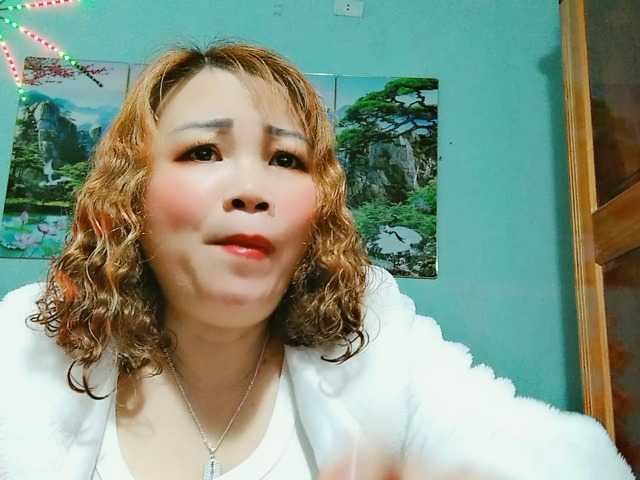 Linhanhsex2k's BongaCams show and profile