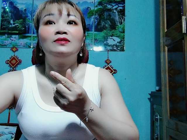 Linhanhsex2k's BongaCams show and profile