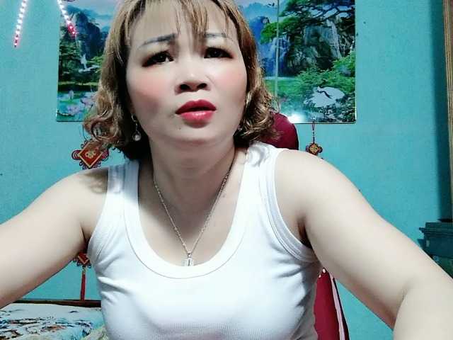 Linhanhsex2k's BongaCams show and profile