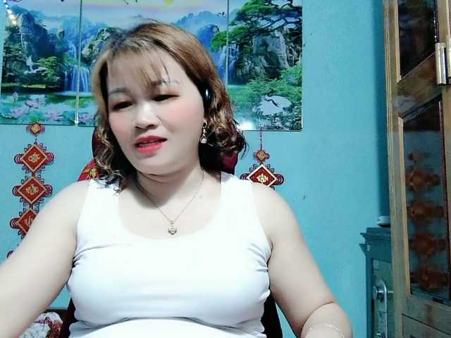 Linhanhsex2k's BongaCams show and profile