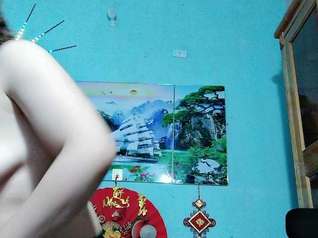 Linhanhsex2k's BongaCams show and profile