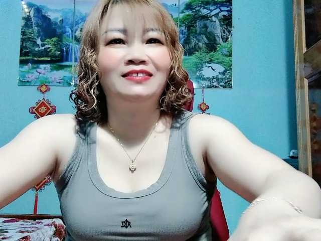 Linhanhsex2k's BongaCams show and profile