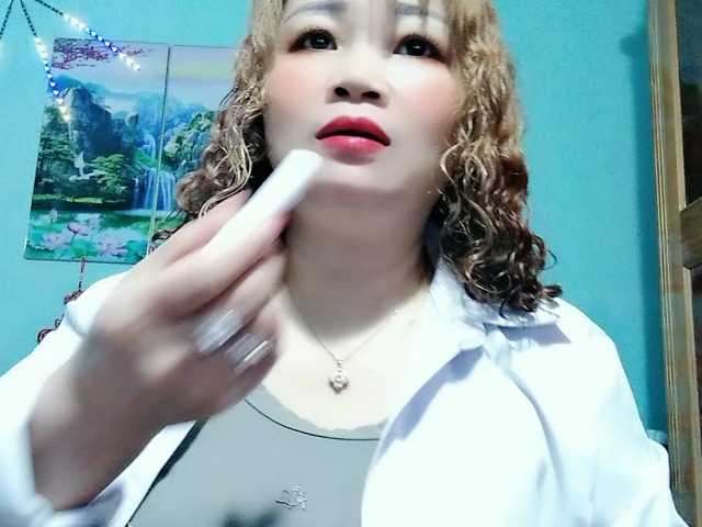 Linhanhsex2k's BongaCams show and profile