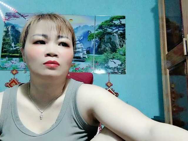 Linhanhsex2k's BongaCams show and profile